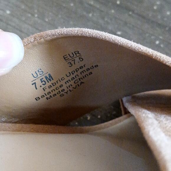 Francesca's Sylvia tan suede criss cross sandals 7.5 - Picture 6 of 6